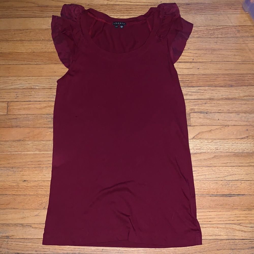 Theory tee with puffy detailed sleeves